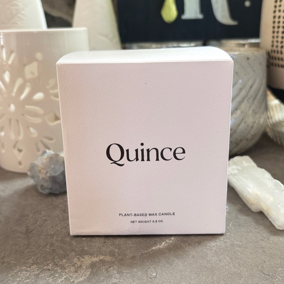 New Quince Vanilla Noisette Scented Candle home fragrance cream glass vessel box - Picture 2 of 9